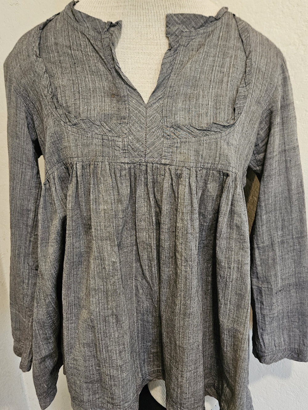 Matta Cotton Top Size Small – Lightweight Gray Boho Blouse with Ruffle Detail